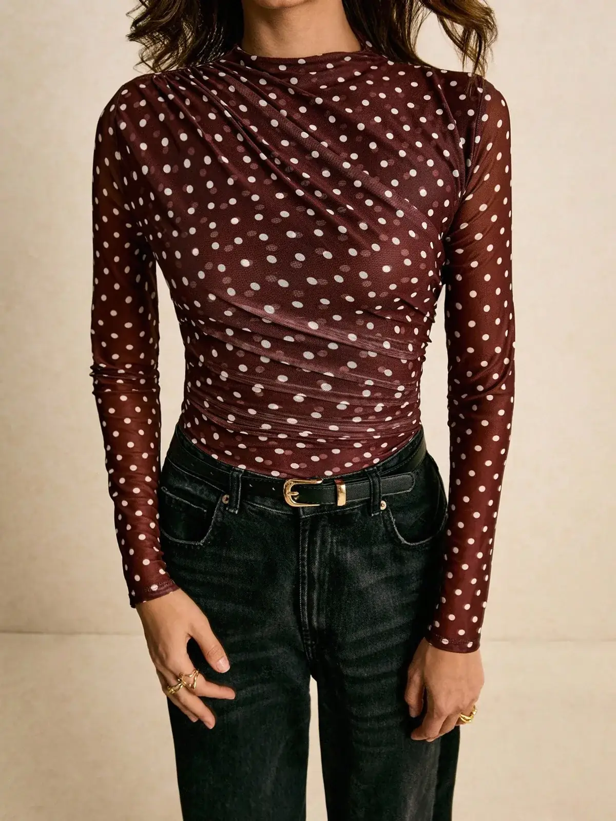 Blusa de Tule Poá Gola Alta Celeste na cor Castanho — foto 5 de 8