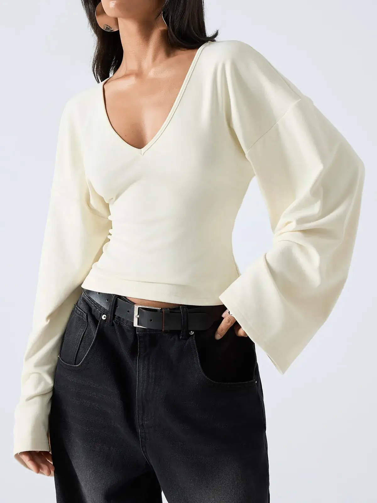 Blusa Decote V Manga Sino Noemi na cor Bege — foto 4 de 9