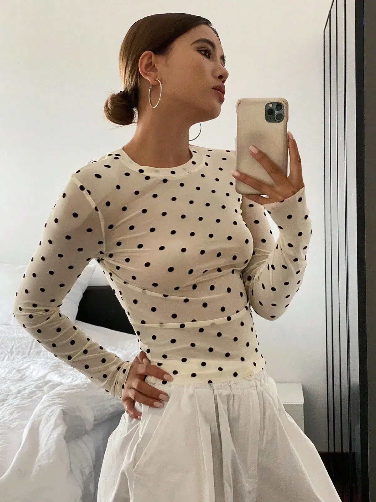 Blusa Manga Longa de Poá Clarice na cor Bege — foto 3 de 9