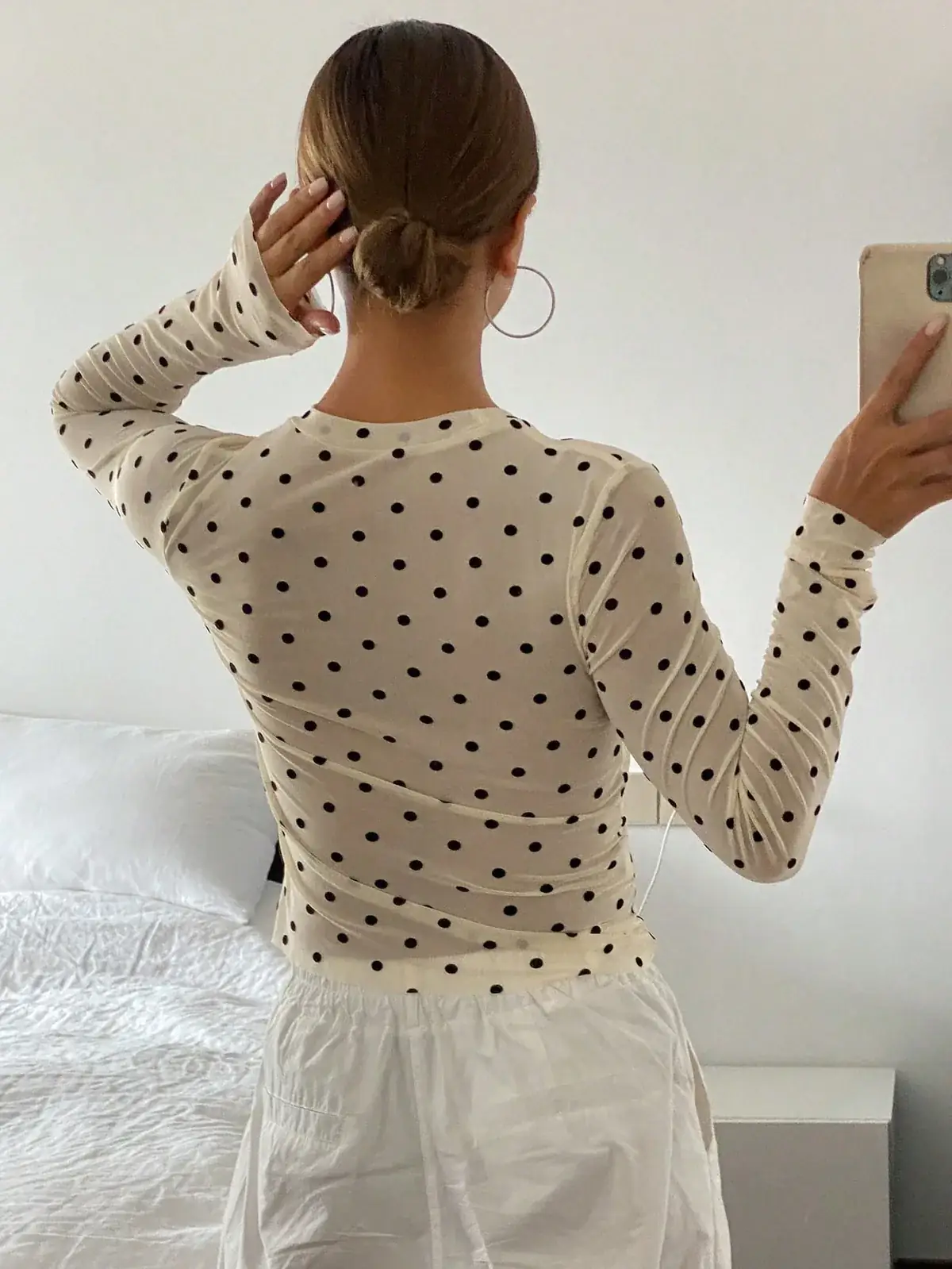 Blusa Manga Longa de Poá Clarice na cor Bege — foto 8 de 9