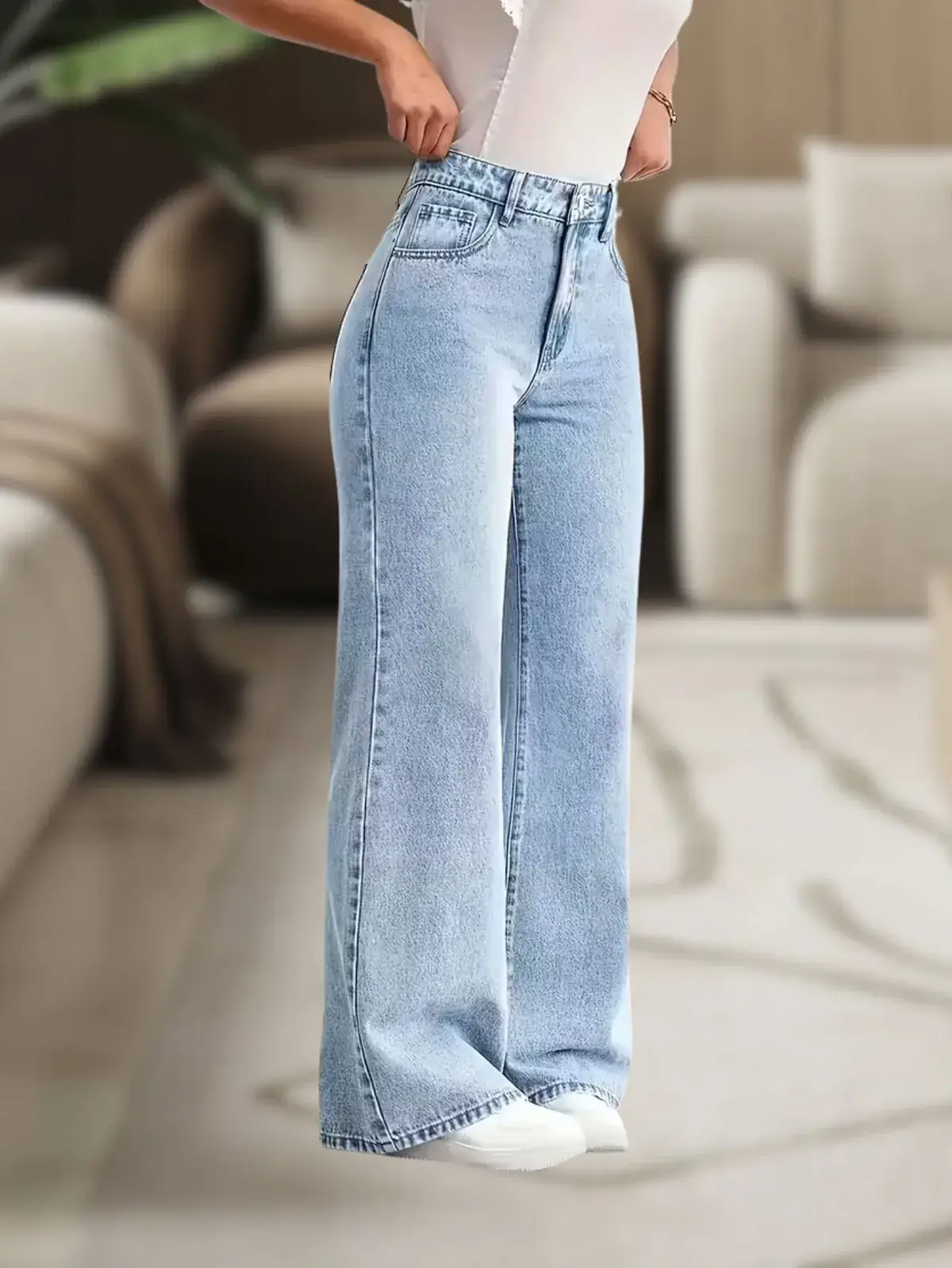 Calça Jeans Pantalona Lisa Natália na cor Lavagem clara — foto 2 de 4