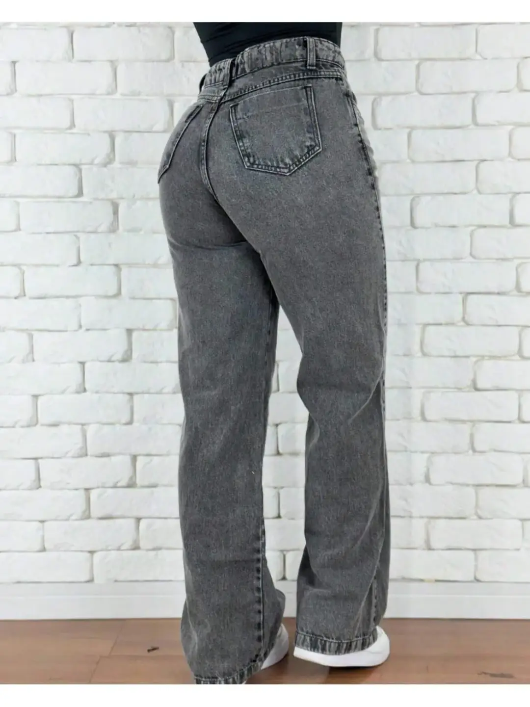 Calça Jeans Wide Leg Cintura Alta Bruna na cor Cinza — foto 2 de 2
