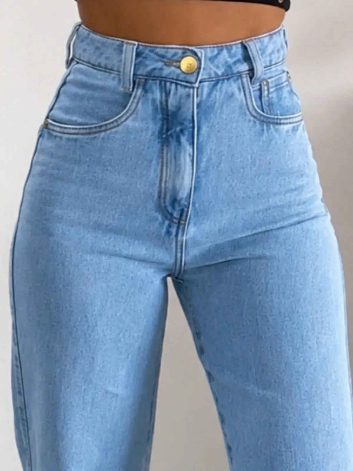Calça Jeans Wide Leg Clara Rafaela na cor Lavagem Média — foto 2 de 4