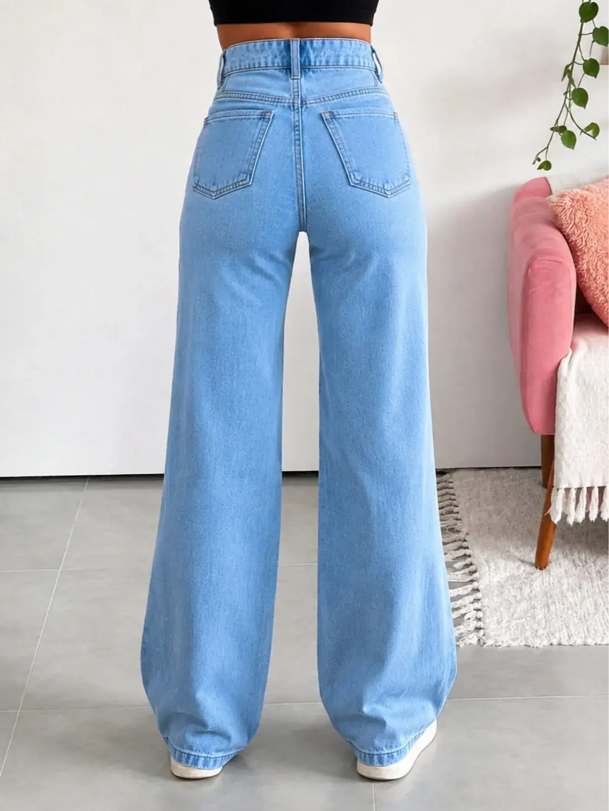 Calça Jeans Wide Leg Clara Rafaela na cor Lavagem Média — foto 3 de 4