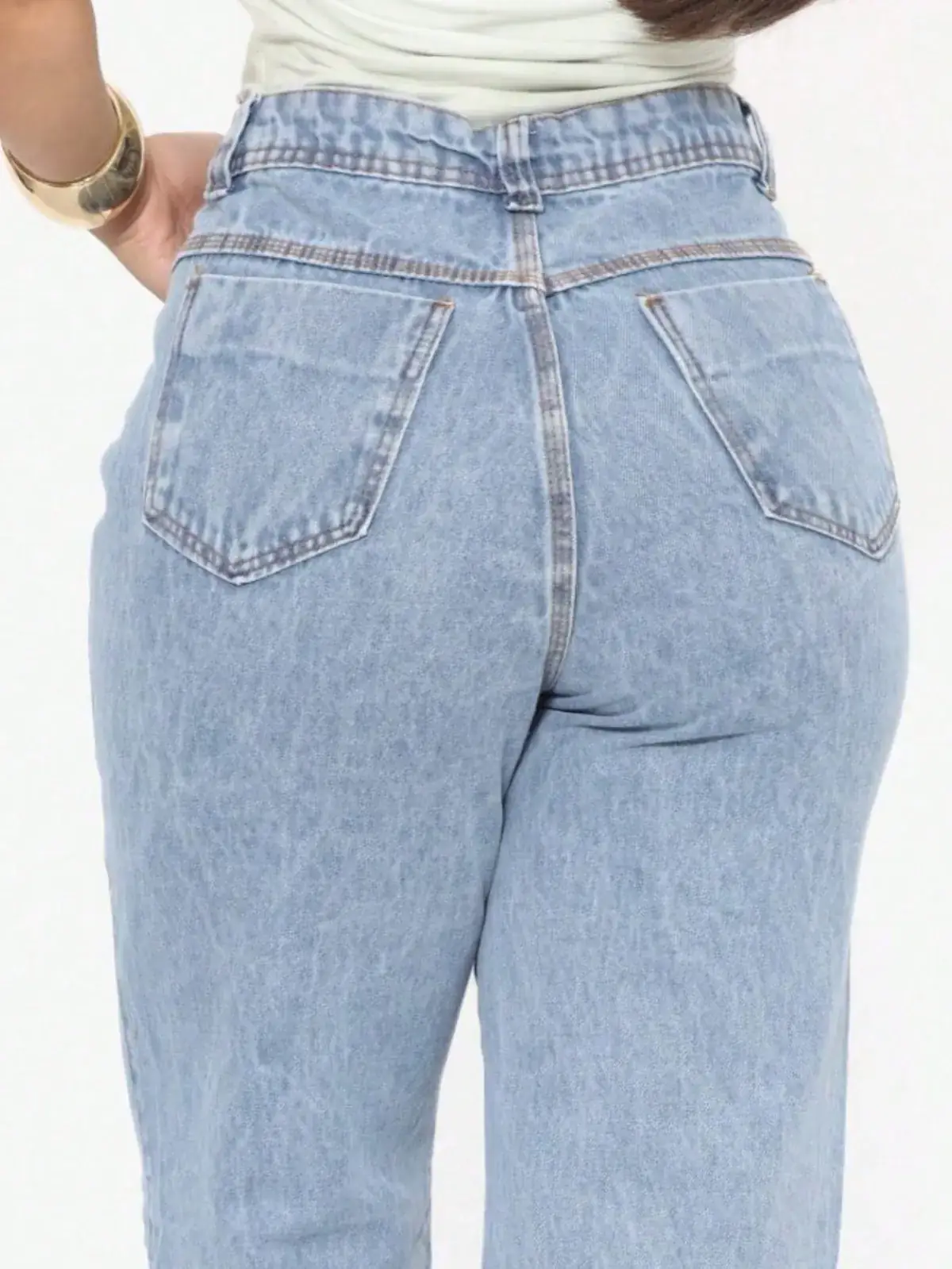 Calça Jeans Wide Leg Marmorizada Gabriela na cor Lavagem Média — foto 6 de 7