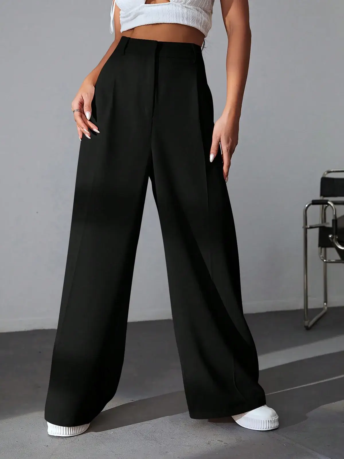 Calça Pantalona Cintura Alta Giovana na cor Preto — foto 1 de 6
