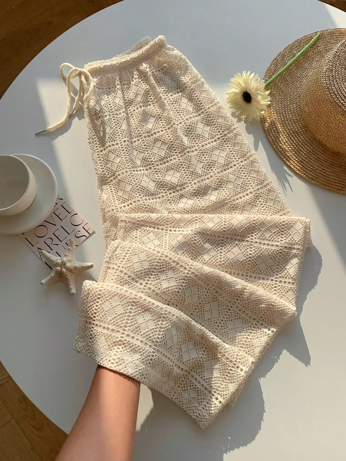 Calça Pantalona Vazada com Cordão Serena na cor Damasco — foto 1 de 8
