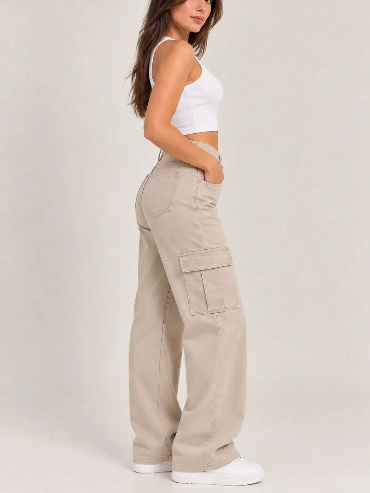 Calça Wide Leg Cargo Jade na cor Areia — foto 2 de 3