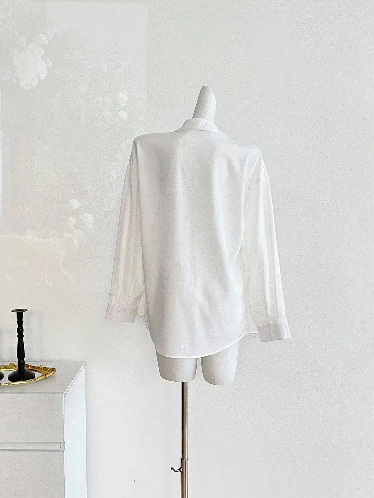 Camisa Ampla Manga Longa Alice na cor Branco — foto 5 de 5