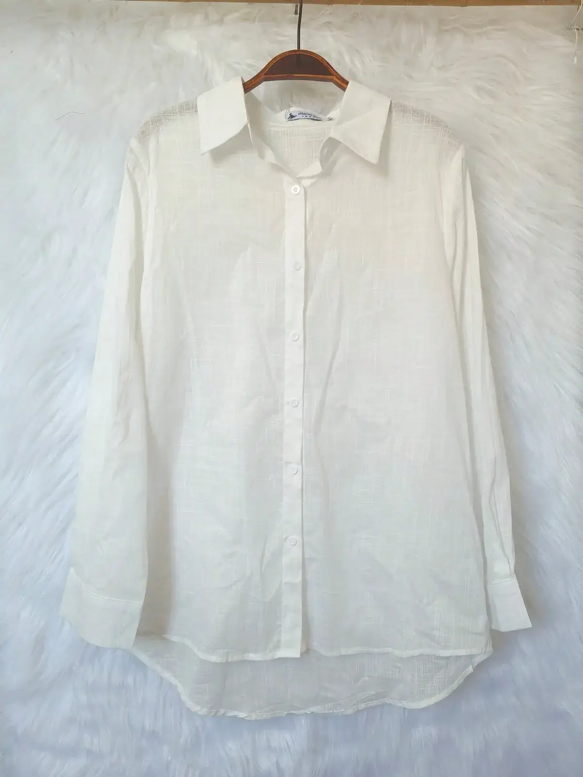 Camisa de Algodão Manga Longa Olívia na cor Branco — foto 2 de 4