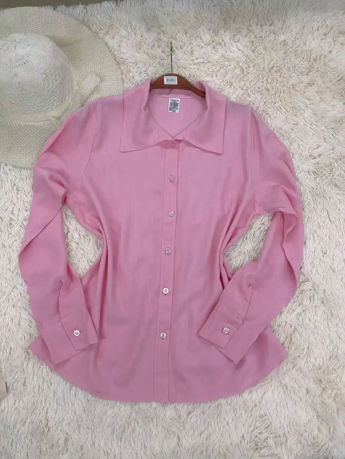 Camisa Manga Longa com Botões Laís na cor Rosa — foto 3 de 3