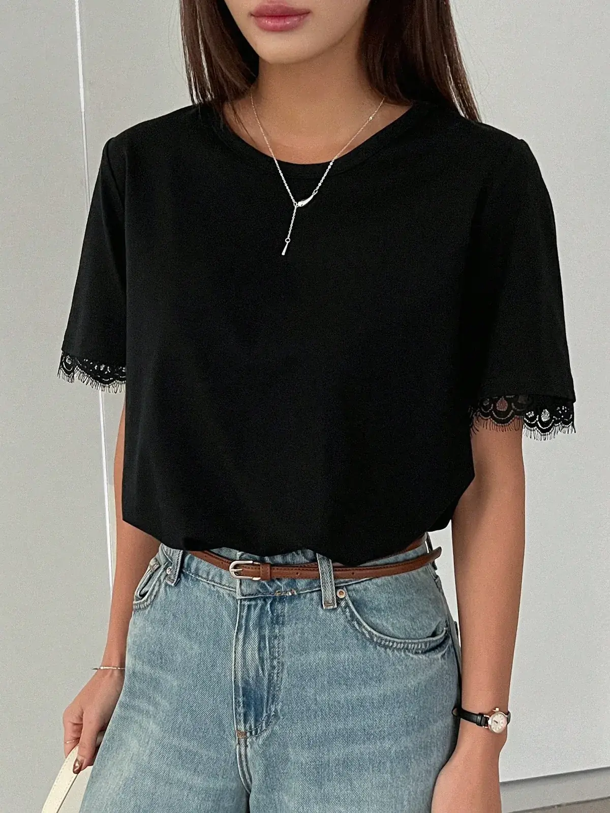 Camiseta com Renda na Manga Ana na cor Preto — foto 7 de 7