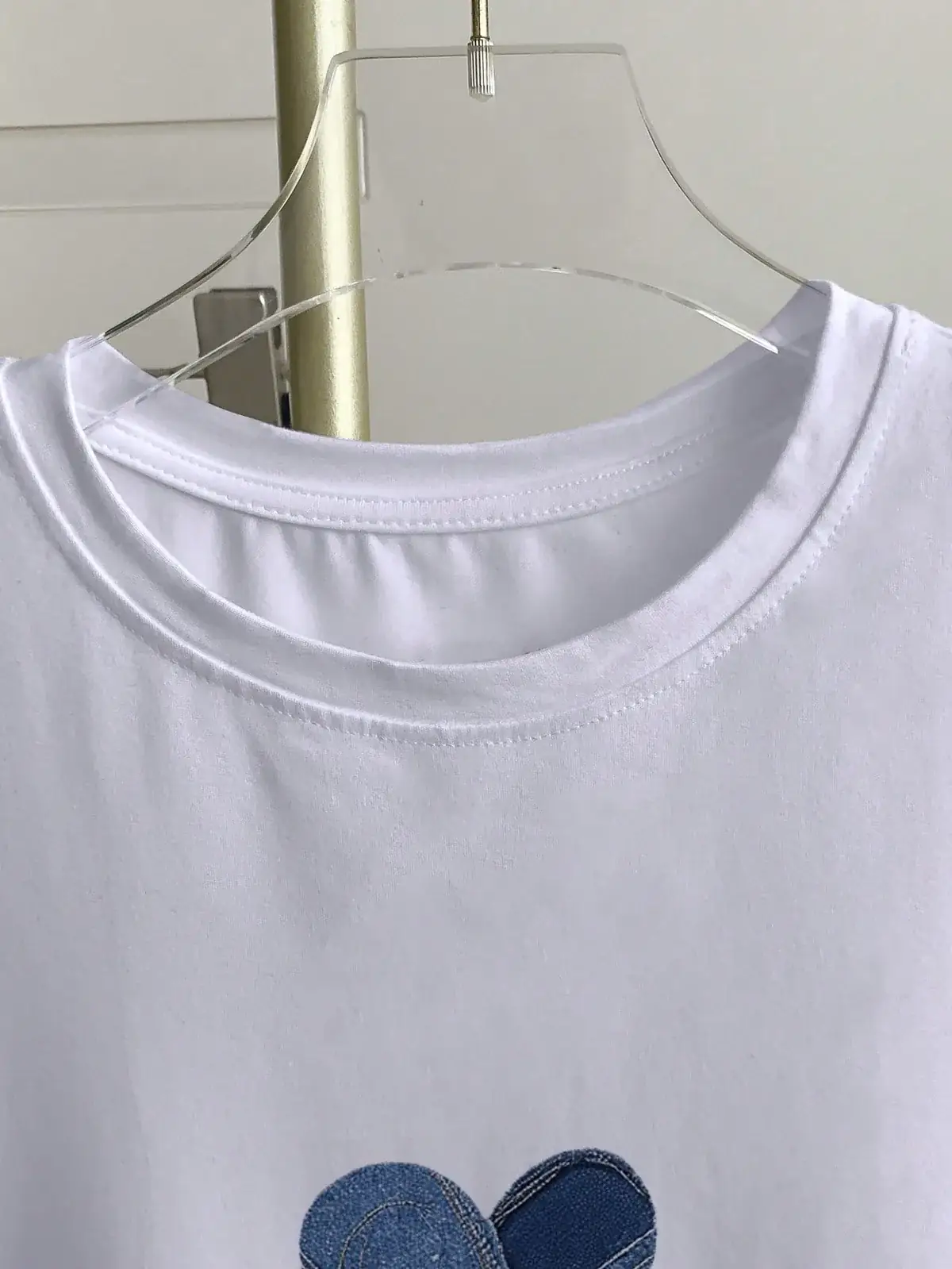 Camiseta Coração Brilhante Eliana na cor Branco — foto 2 de 4
