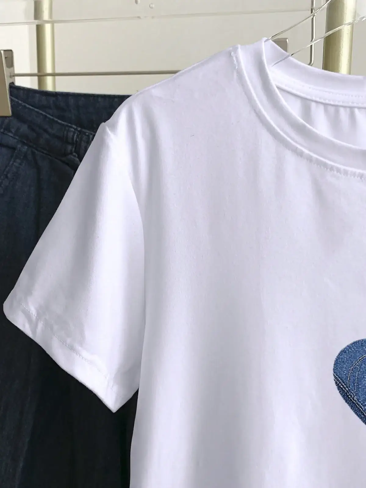 Camiseta Coração Brilhante Eliana na cor Branco — foto 3 de 4