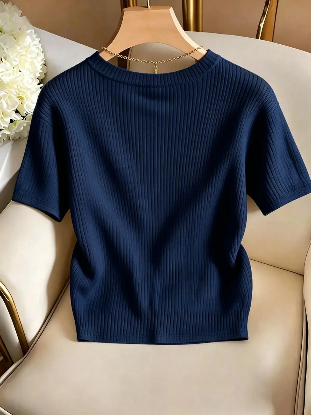 Camiseta de Tricô Canelado Jussara na cor Azul Marinho — foto 2 de 3