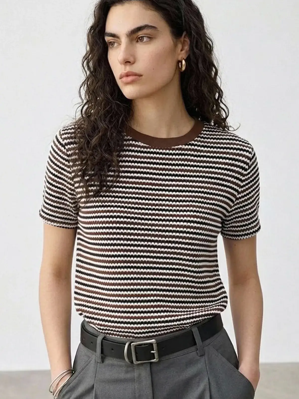 Camiseta Listrada Gola Contraste Teresa na cor Café — foto 8 de 8