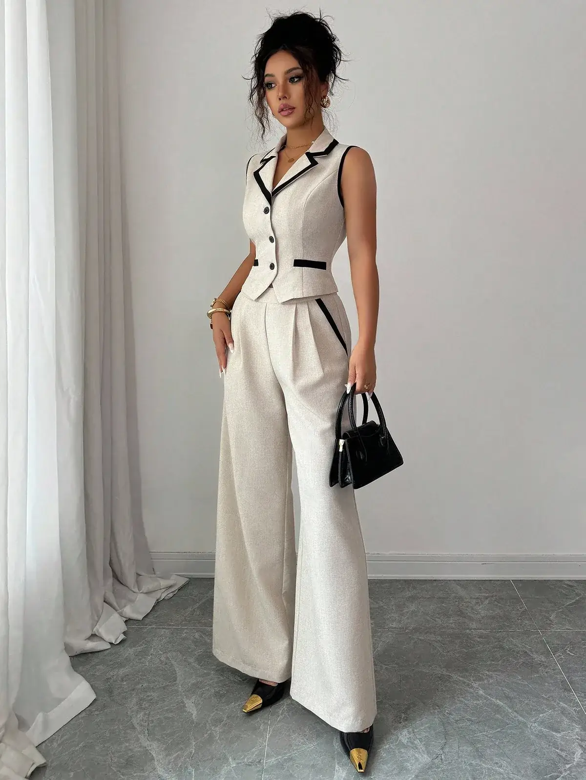 Conjunto Colete e Calça Pantalona com Vivo Contrastante Luana na cor Damasco — foto 3 de 6