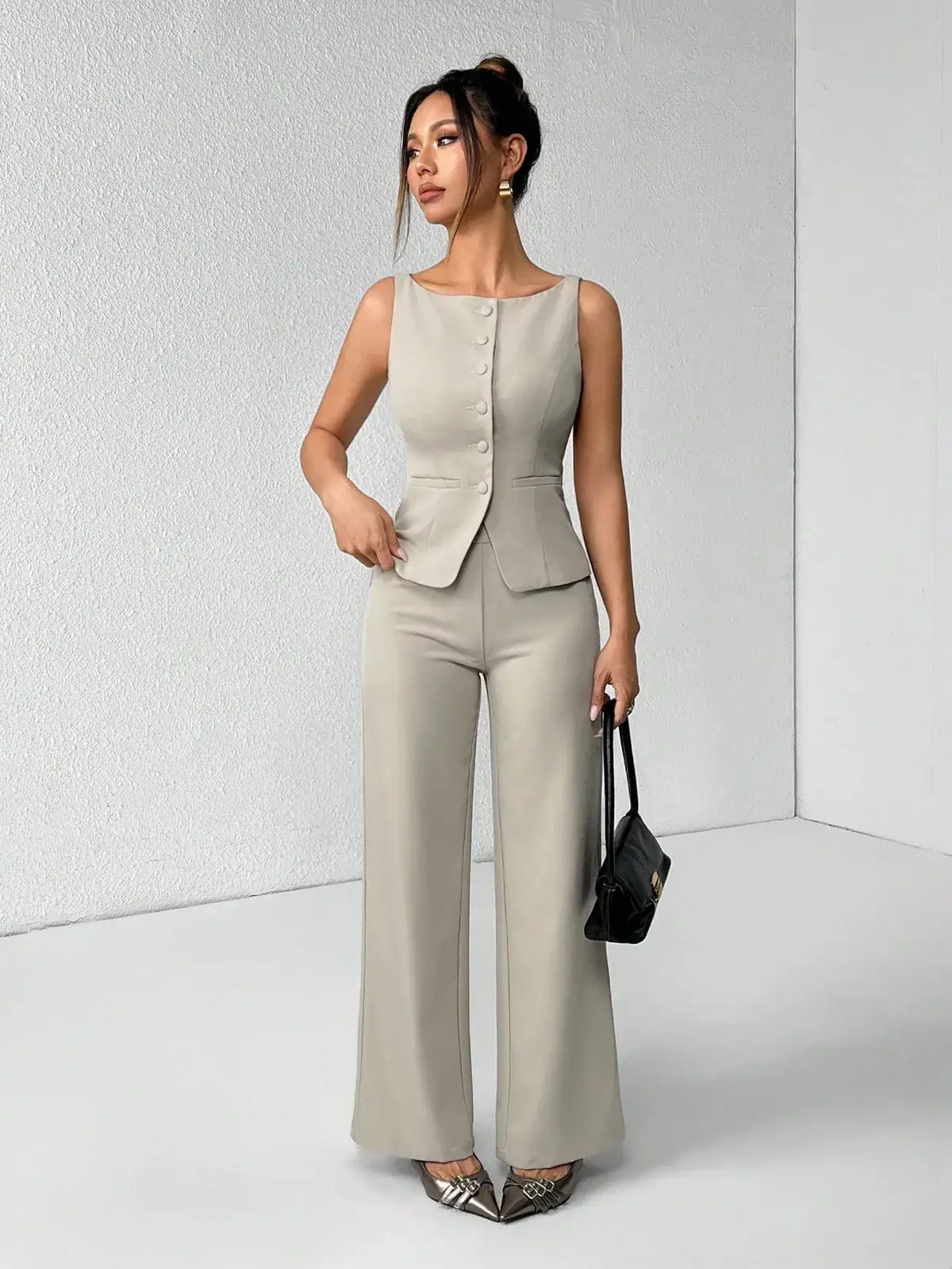 Conjunto Colete e Calça Reta Cáqui Mariane na cor Caqui — foto 7 de 7