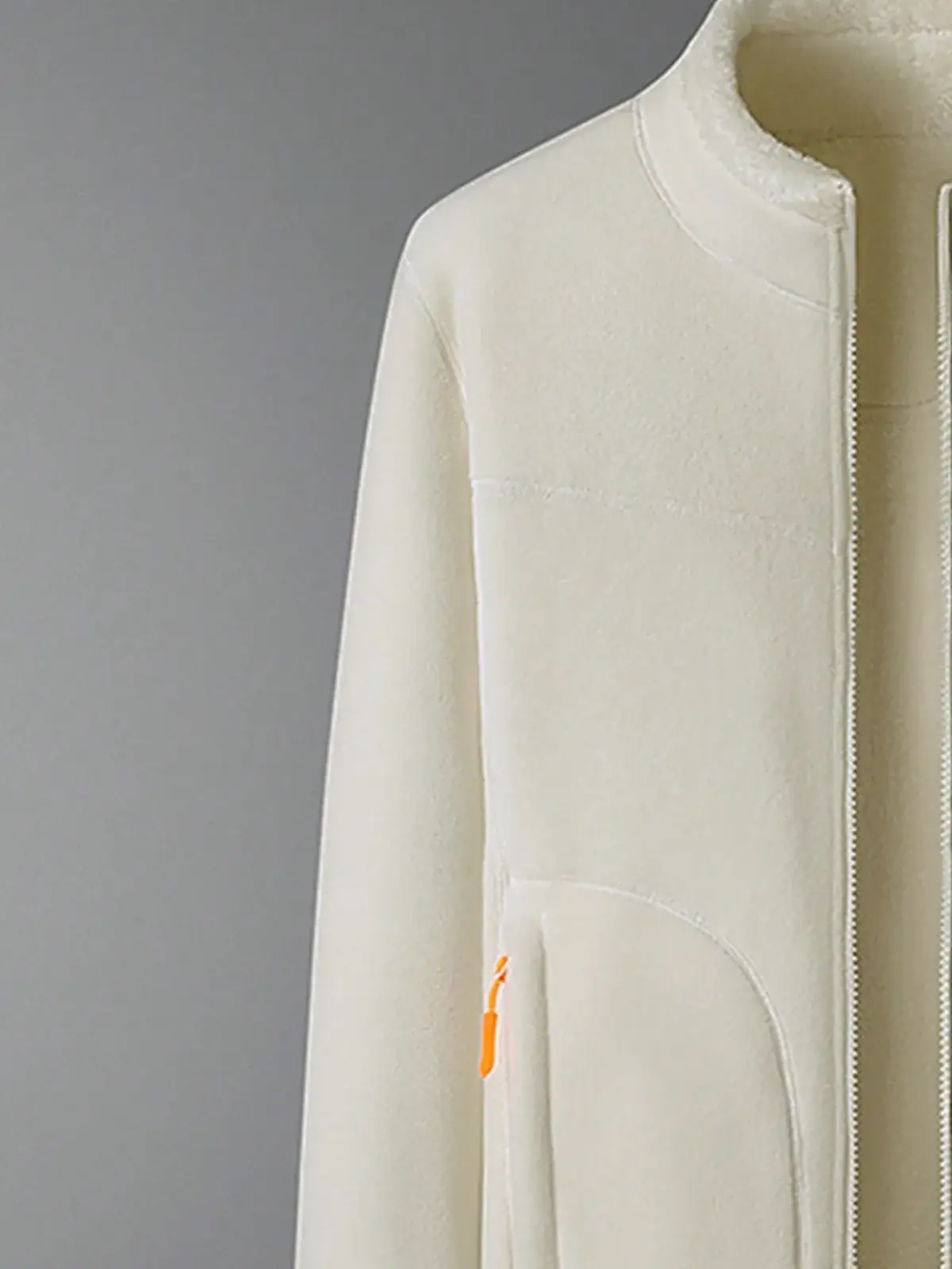 Jaqueta Fleece Dupla Face Tessa na cor Branco — foto 4 de 4
