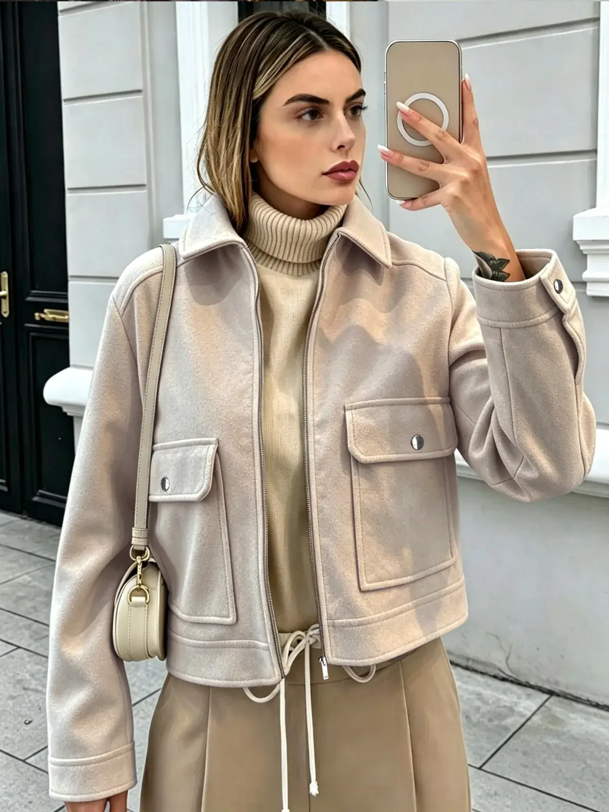 Jaqueta Toque de Lã com Zíper Rebeca na cor Bege — foto 2 de 9
