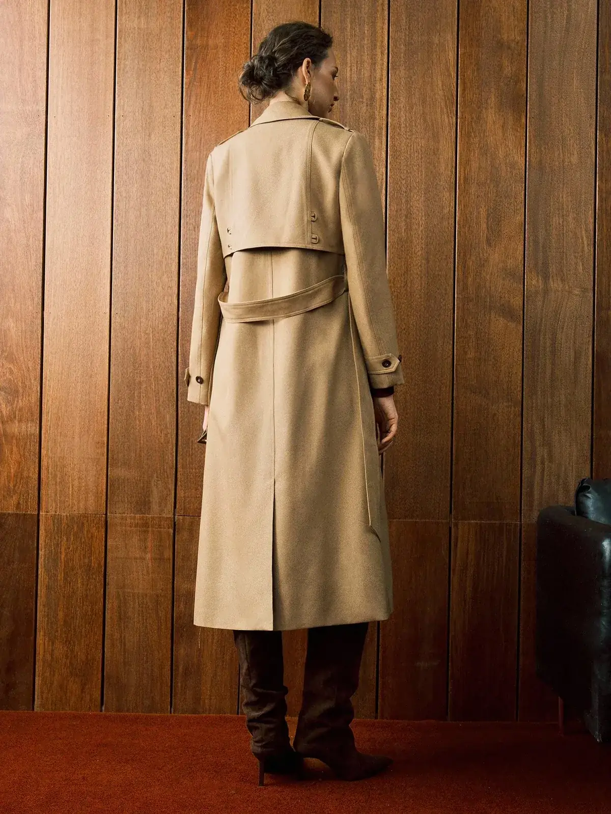 Jaqueta Trench Raglan com Fenda Lúcia na cor Caqui — foto 4 de 8