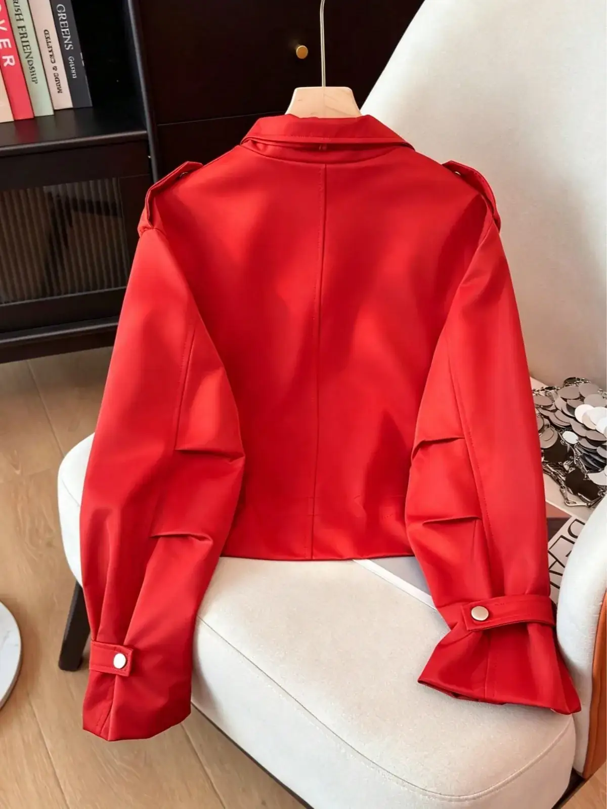 Jaqueta Utilitária Cropped Pietra na cor Vermelho — foto 4 de 11