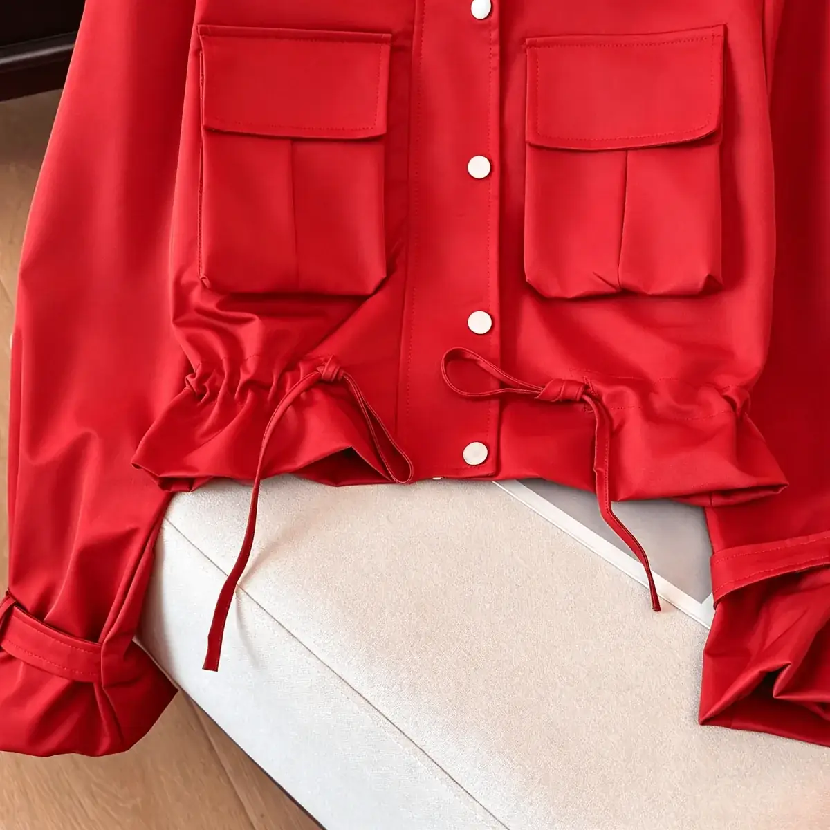 Jaqueta Utilitária Cropped Pietra na cor Vermelho — foto 5 de 11