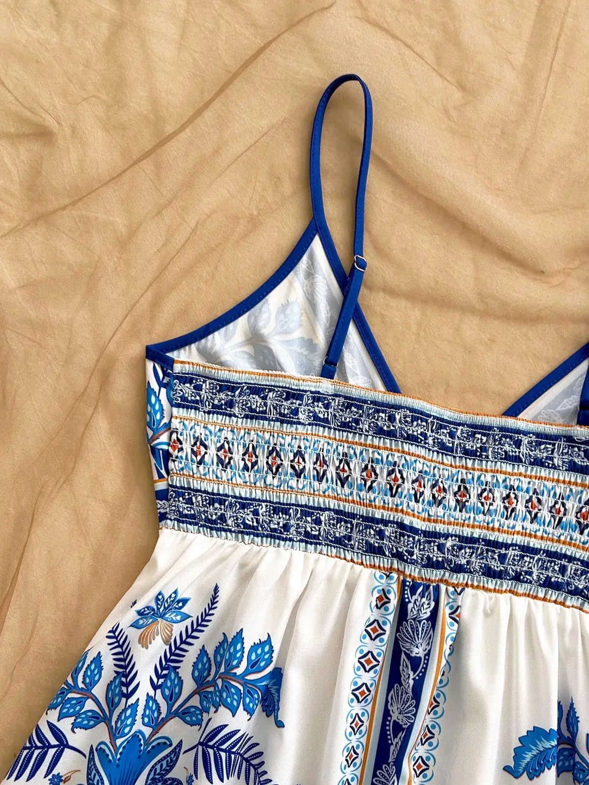 Vestido Curto Alças Finas Estampa Azulejo Carla na cor Multicolorido — foto 4 de 6