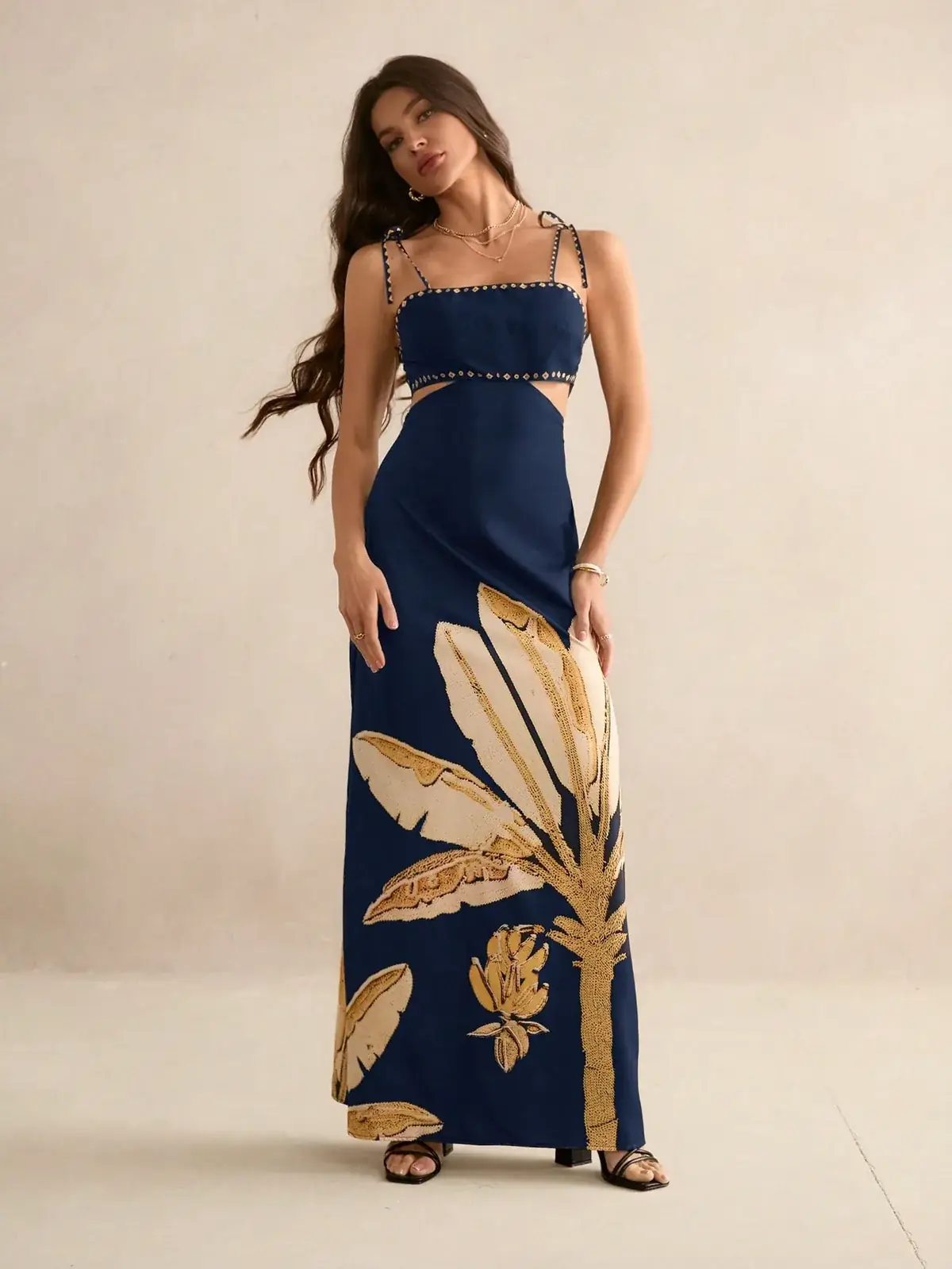Vestido Longo Estampa Folhagem Costas Vazadas Tatiana na cor Azul Marinho — foto 1 de 7