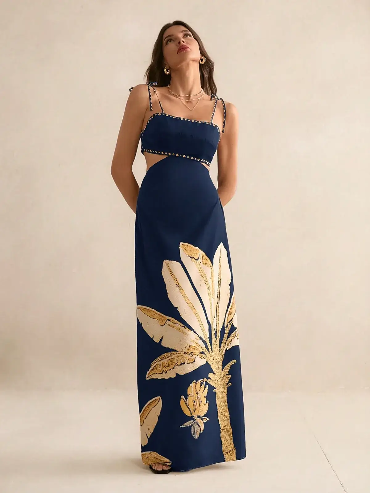 Vestido Longo Estampa Folhagem Costas Vazadas Tatiana na cor Azul Marinho — foto 7 de 7