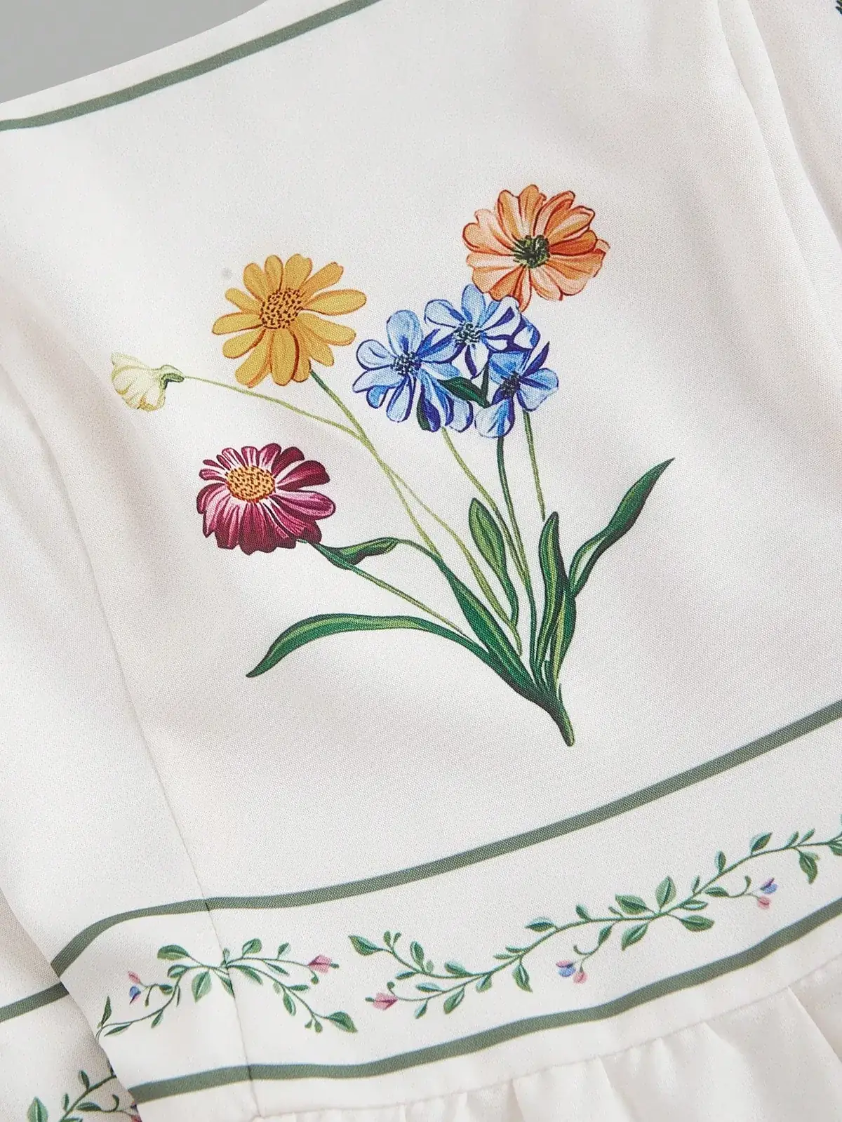 Vestido Longo Evasê Floral Bordado Sabrina na cor Multicolorido — foto 3 de 4