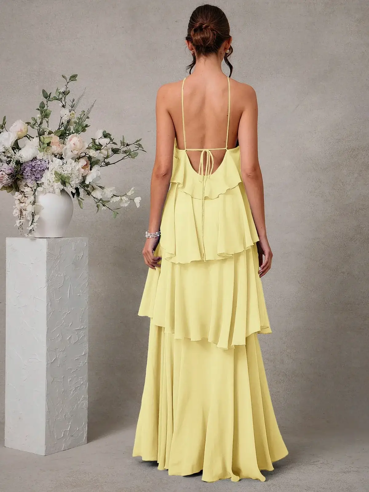 Vestido Longo Frente Única Babados Isabela na cor Amarelo — foto 2 de 5
