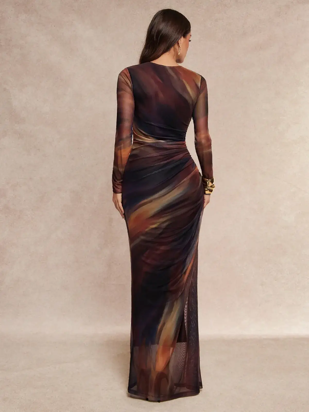 Vestido Longo Tule Manga Longa Drapeado Patrícia na cor Multicolorido — foto 2 de 7