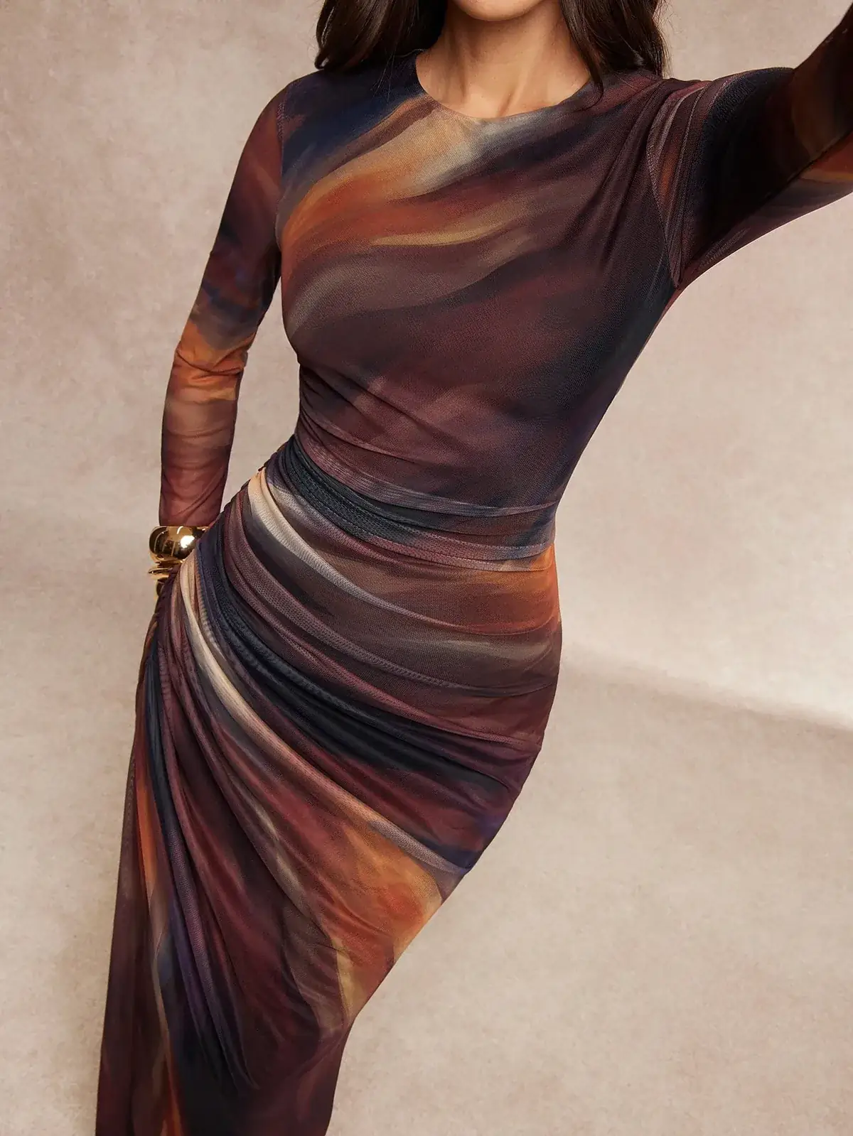 Vestido Longo Tule Manga Longa Drapeado Patrícia na cor Multicolorido — foto 7 de 7
